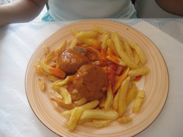 Almôndegas ao molho de tomate