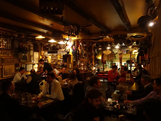 Bruxelas Chocolate e Cervejas - Cervejaria Poechenellekelder 4