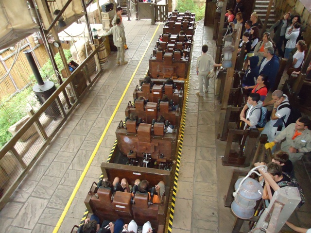 Disneyland Paris - Indiana Jones and the Temple of Peril 2