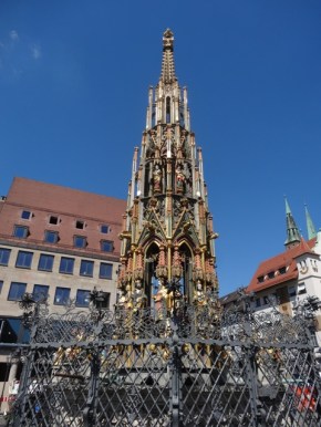 Nuremberg Schonner Brunnen
