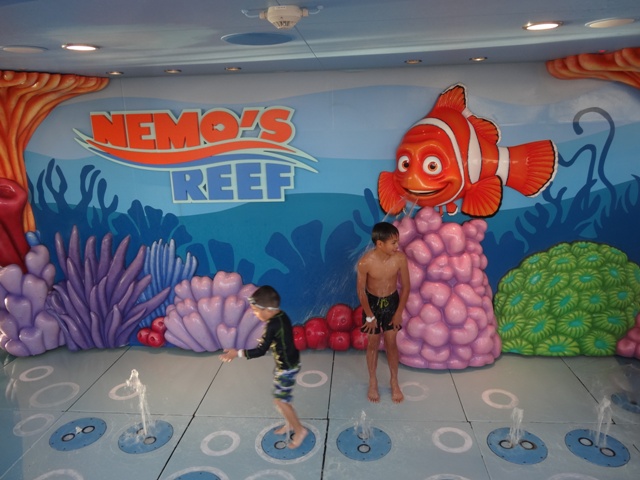 Disney dream Nemo reef