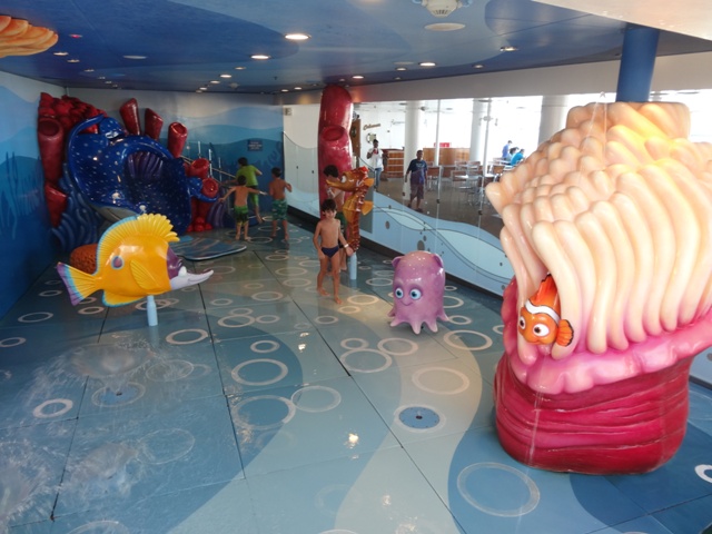 Disney dream Nemo reef
