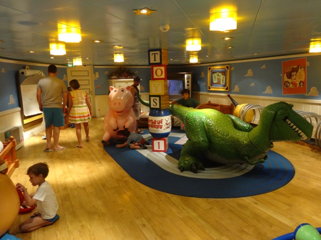 Disney Dream Oceaneer Club
