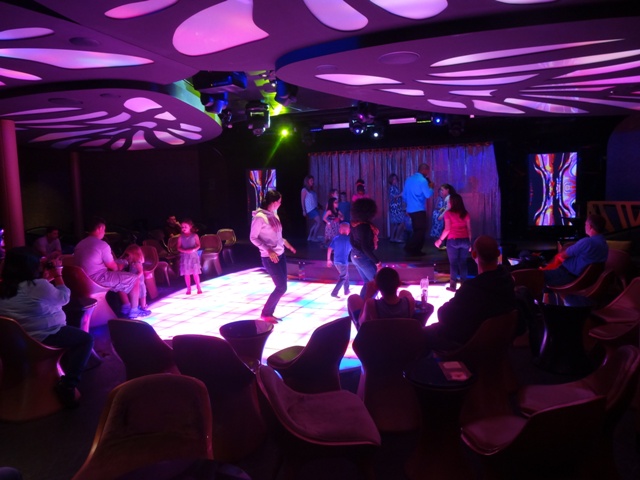 Disney cruise discoteca