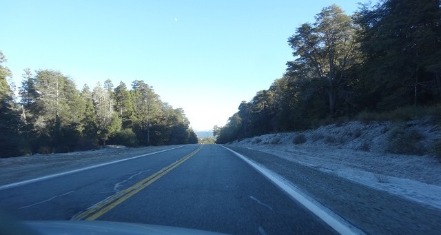 Villa_la_Angostura_estrada