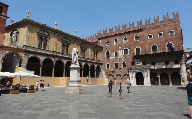 Verona_Piazza_dei_Signori