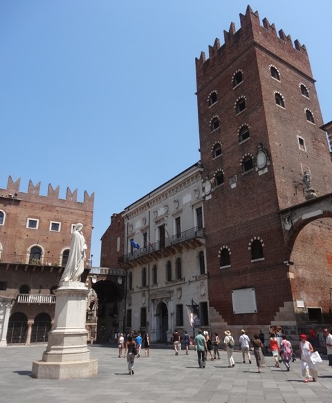 Verona_Piazza_dei_Signori