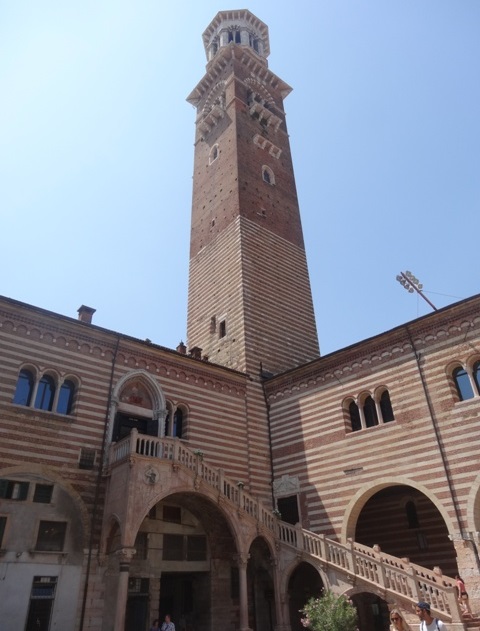 Verona_Piazza_dei_Signori