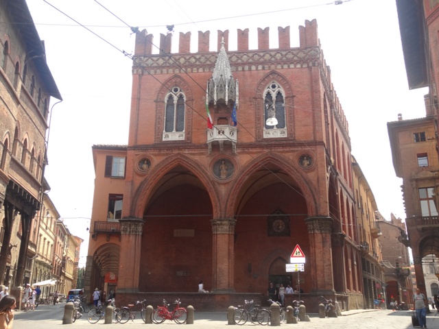 Bolonha Palazzo della Mercanzia